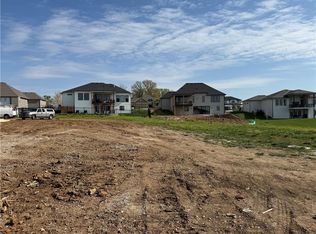 2605 NE Crestview St, Blue Springs, MO 64029