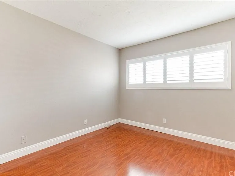 2411 Prospect Ave — Photo 6