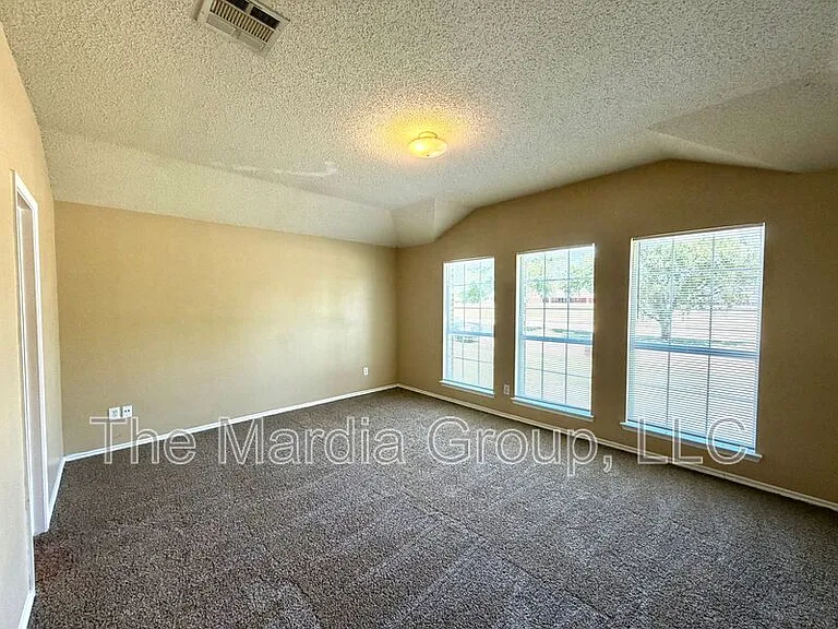 185 Rolling Ct — Photo 6