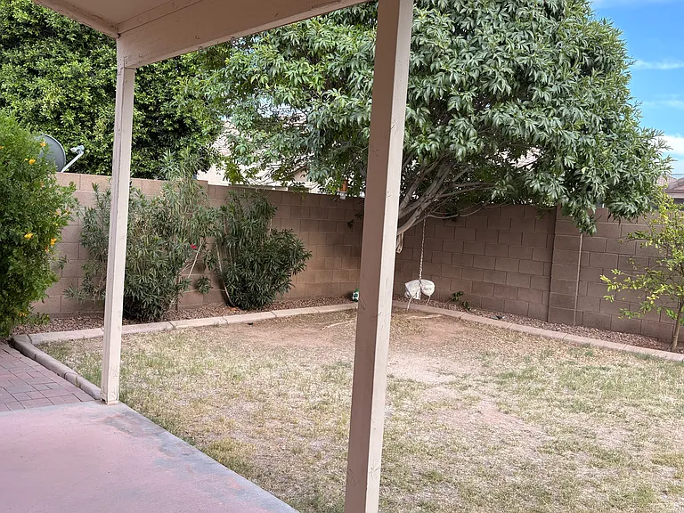685 W Douglas Ave — Photo 22