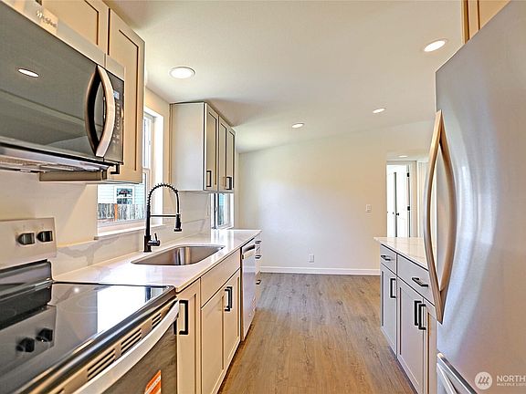 4th image of 663 Chapman Road