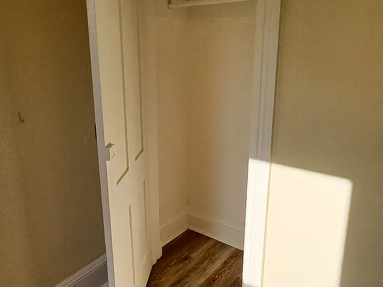 125 S 13th St #B — Photo 21