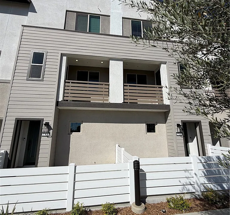 1306 N Pinecrest Paseo