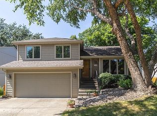 320 25th St, West Des Moines, IA 50265