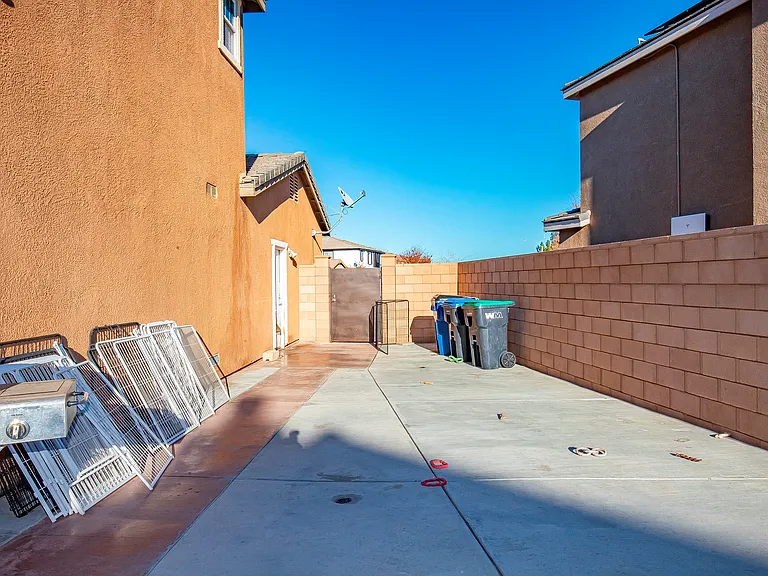 39299 Gainsborough Dr — Photo 22