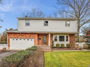 254 Haypath Rd, Old Bethpage, NY 11804