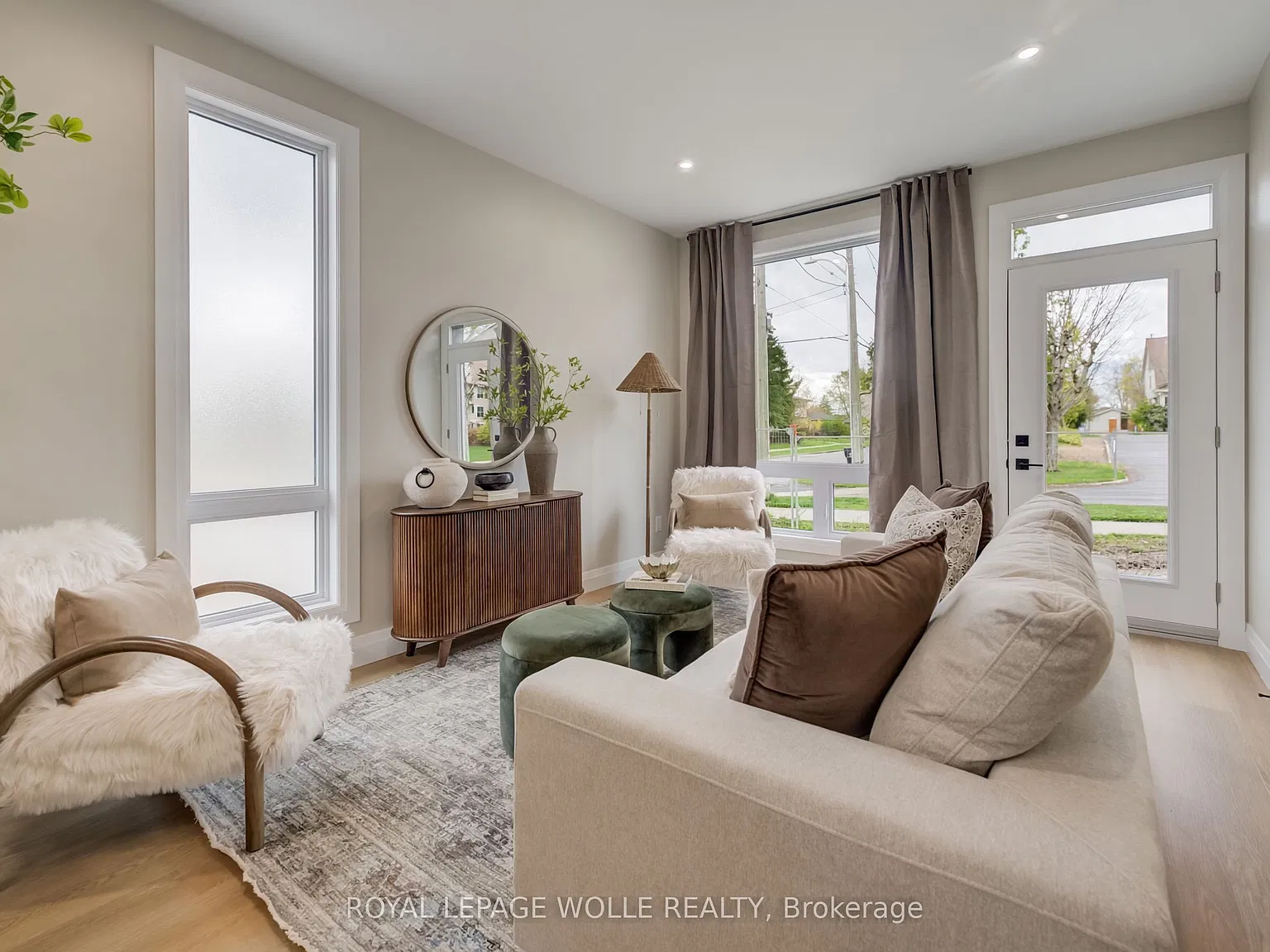 2 bed, $2,350 — Photo 1