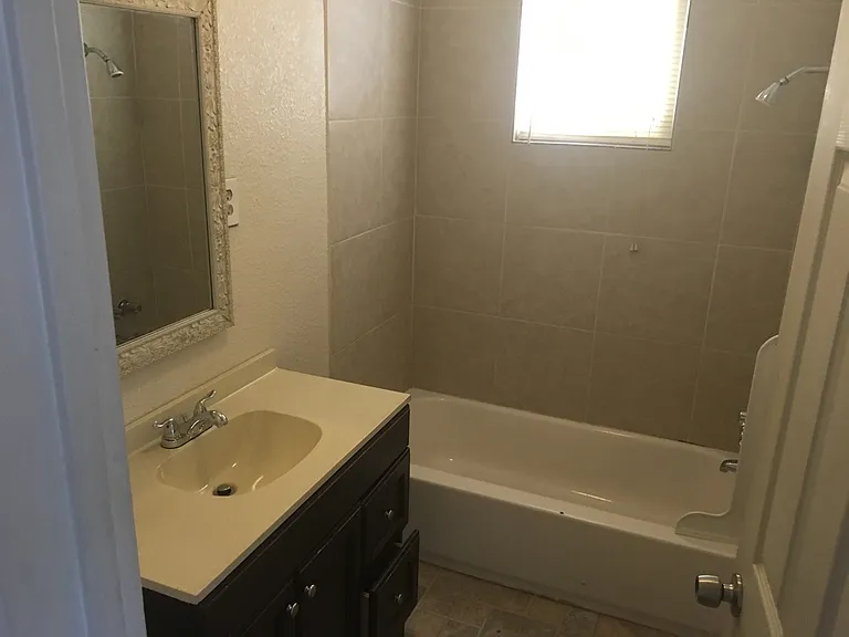 113 S Regal St — Photo 8