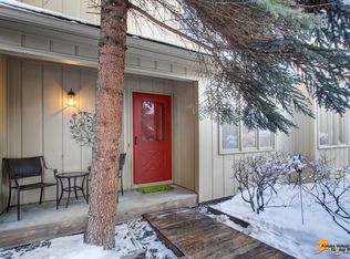 4103 Hampton Dr #8-B, Anchorage, AK 99504