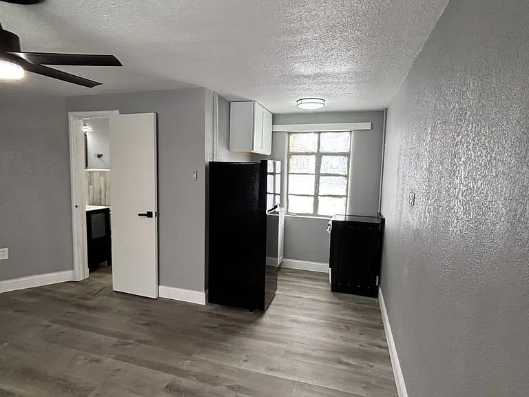 501 Main St #2 — Photo 5