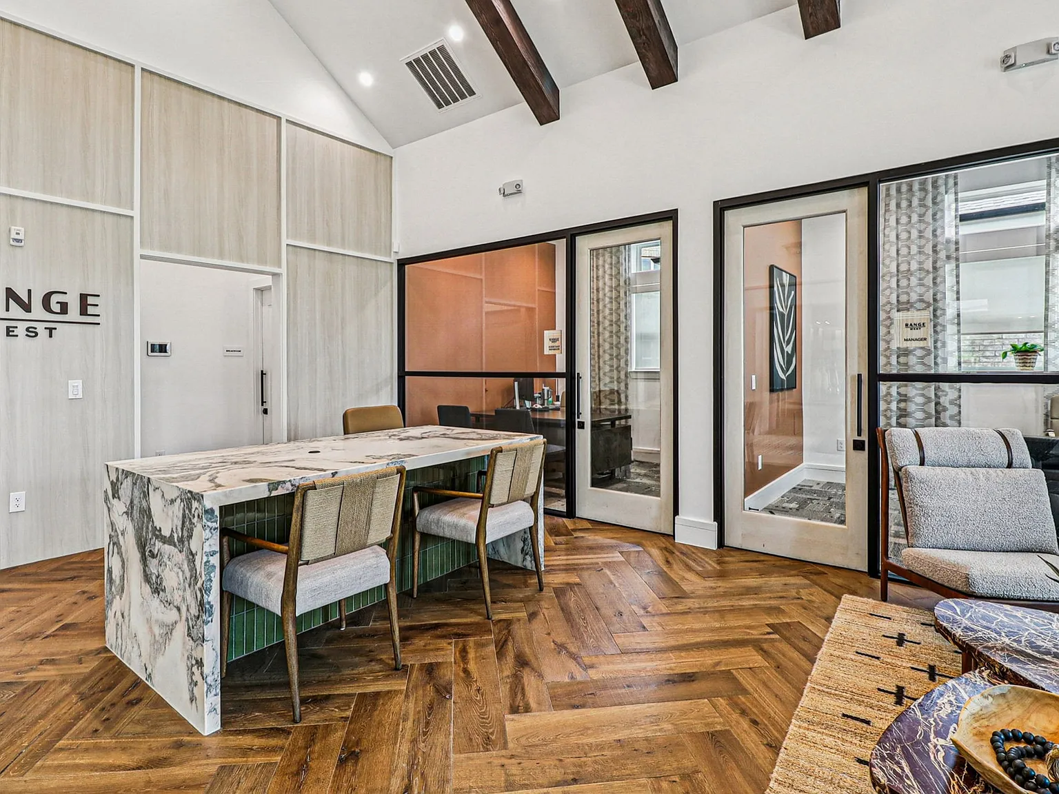 Range West — Photo 2