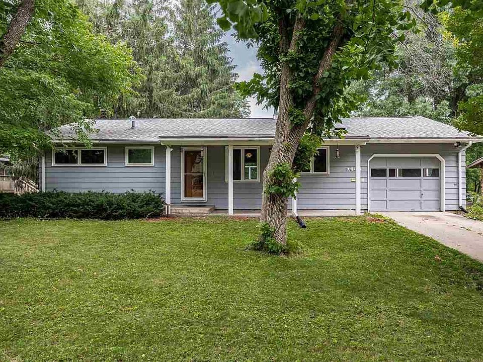 1st image of 2840 Brookside Dr