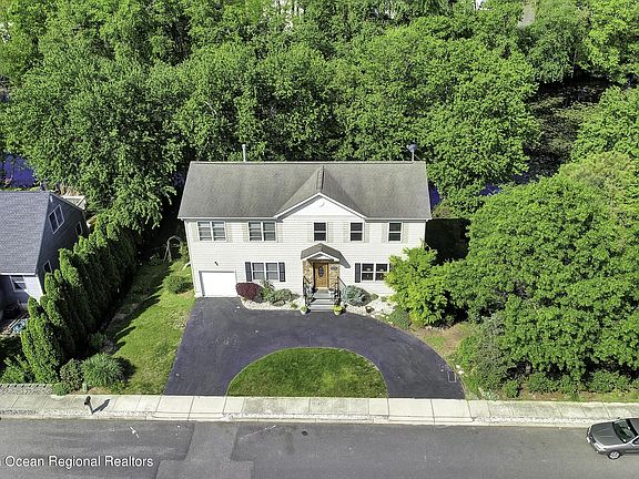 2nd image of 163 Taft Dr