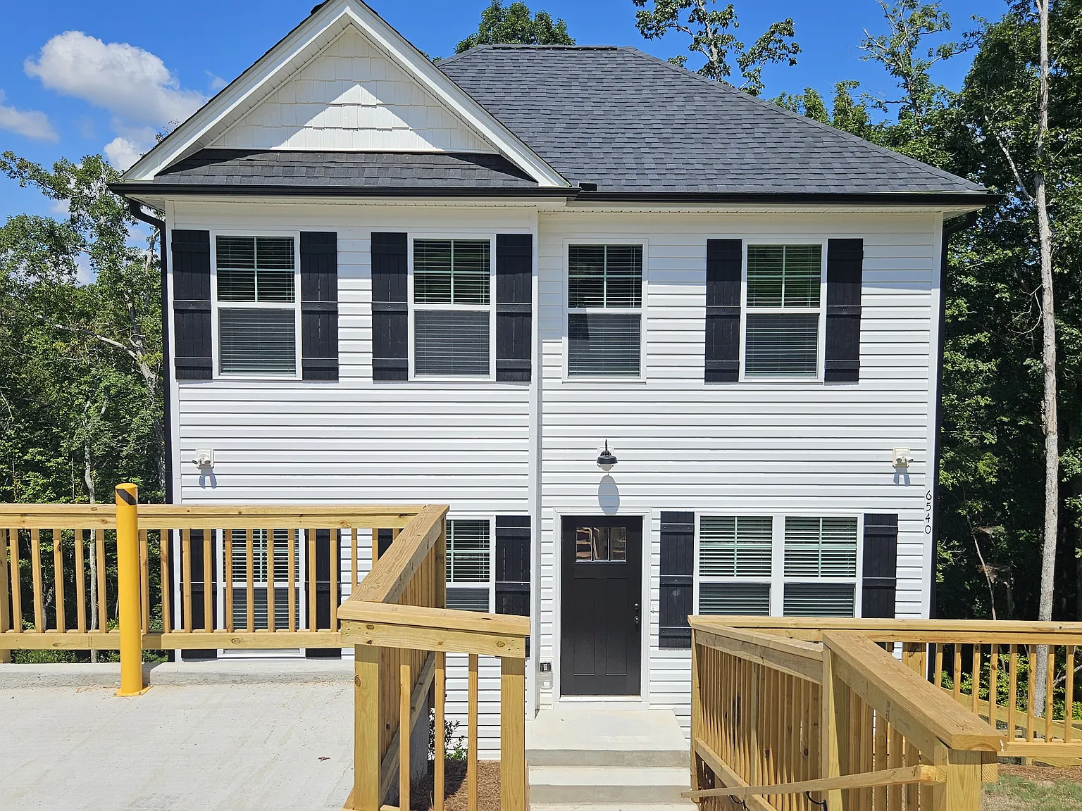 2 bed, 2.5 bath, 1264 sqft, $1,975 — Photo 1