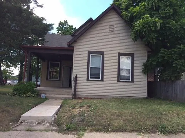 710 N Tremont St photo 1