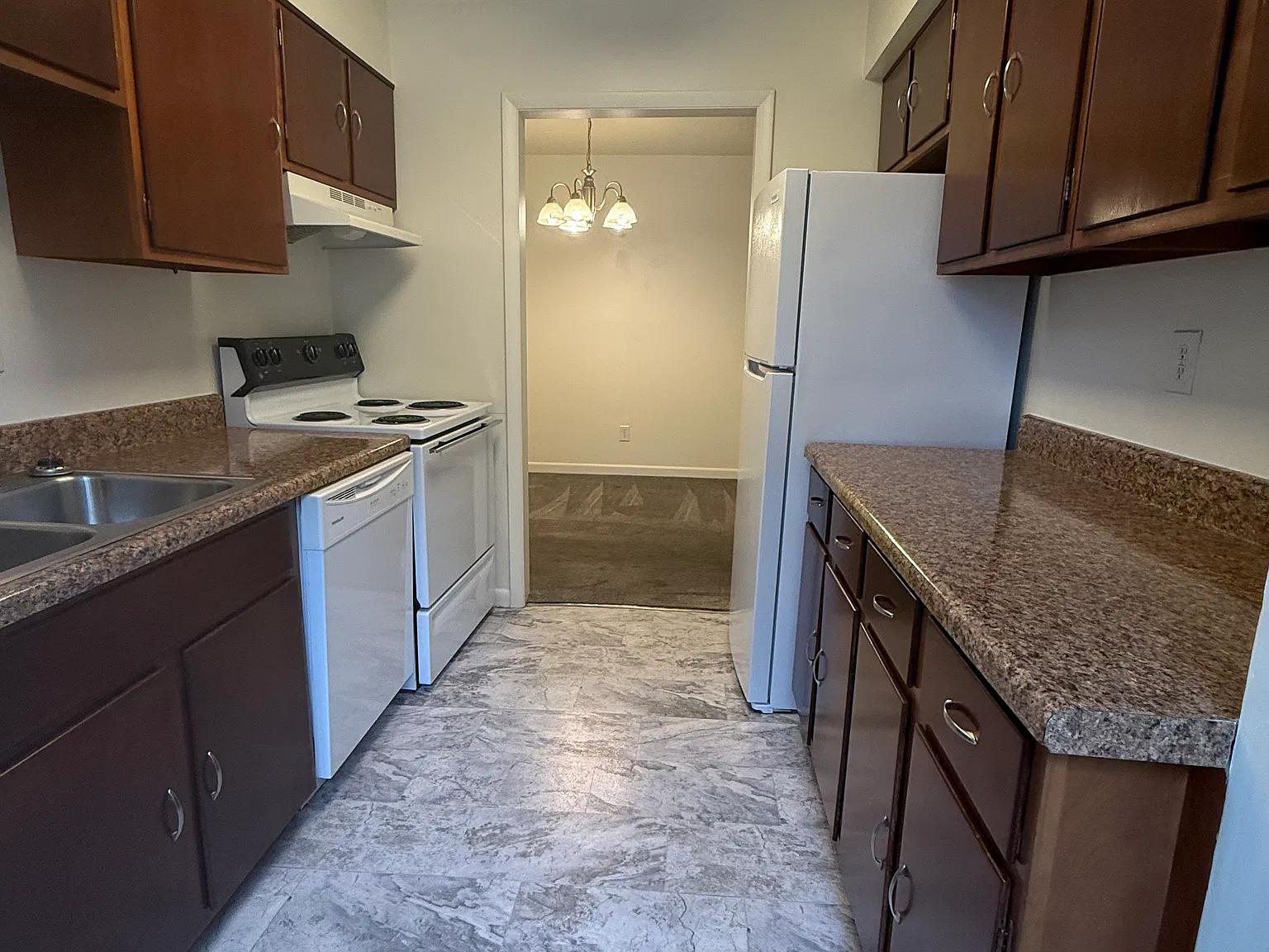 2 bed, 900 sqft, $775 — Photo 3