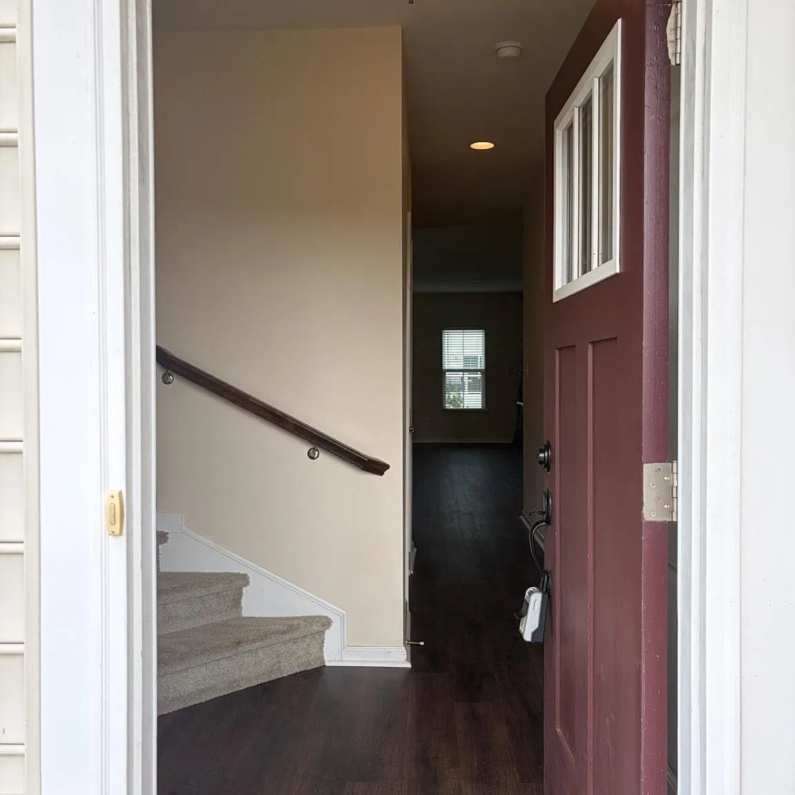 3 bed, 2.5 bath, 2550 sqft, $2,600 — Photo 2