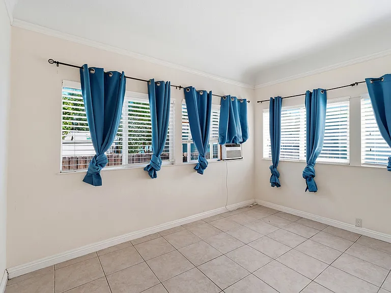 334 N Broadway Ave #334 — Photo 5