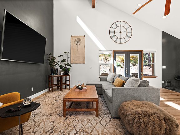 Main Living Room, cozy and very light and bright!