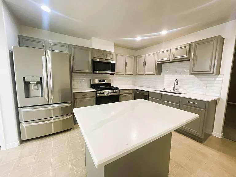 1410 Danby Heath Ln — Photo 12