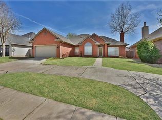 1204 Kingston Ct, Edmond, OK 73034