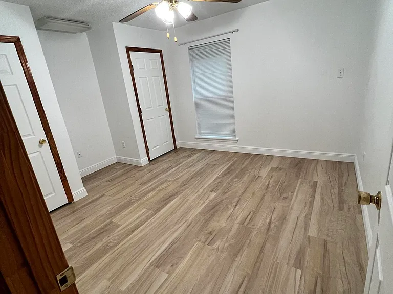 11258 Laura Ln — Photo 8