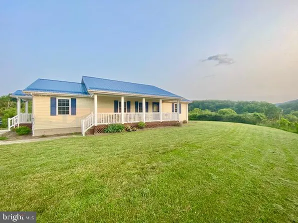 75 Shamrock Dr, Moorefield, WV 26836