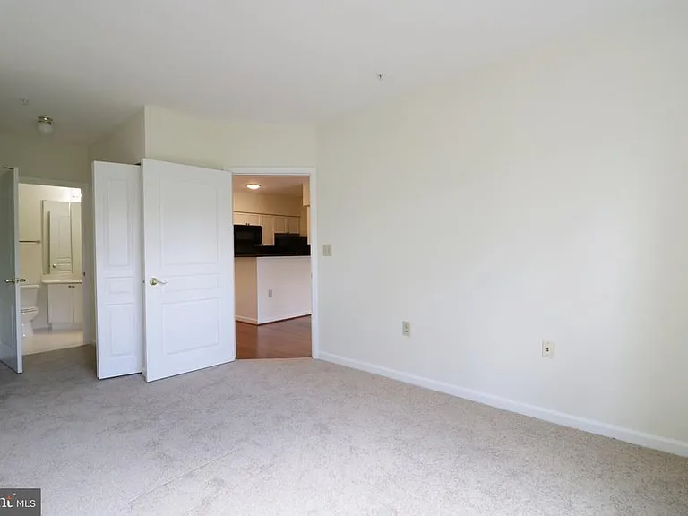 12915 Alton Sq #303 — Photo 8