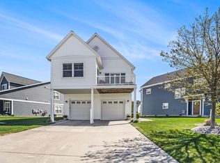 314 Terrace Point Cir, Muskegon, MI 49440