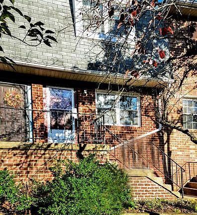 5th image of 572 Belmawr Pl