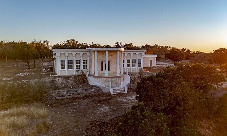 1st image of 157 McCullough Ranch Rd