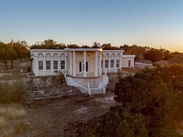 157 McCullough Ranch Rd, Kerrville, TX 78028