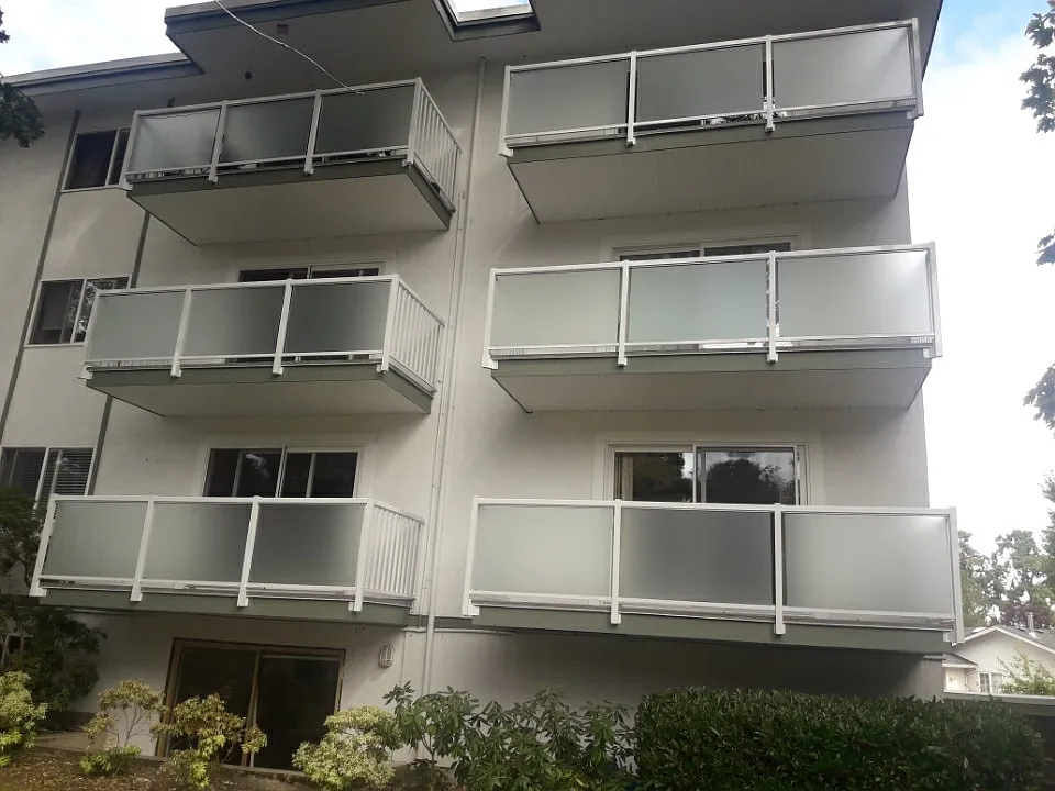 Diamond Head Apartments — Photo 3