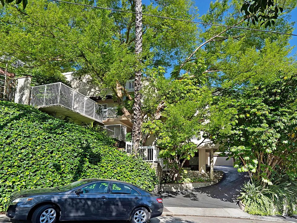 2266 Cazador Dr #4