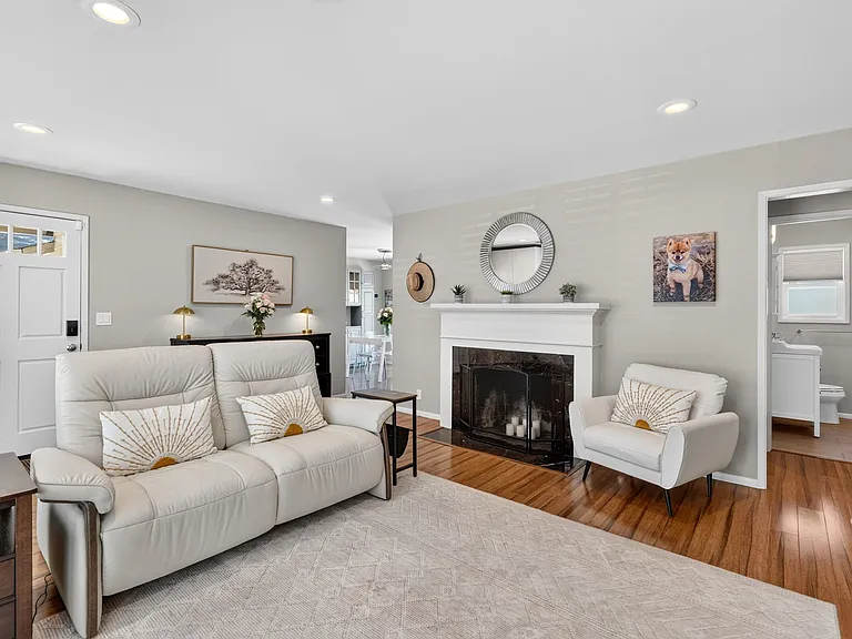 2613 Village Side Dr — Photo 4