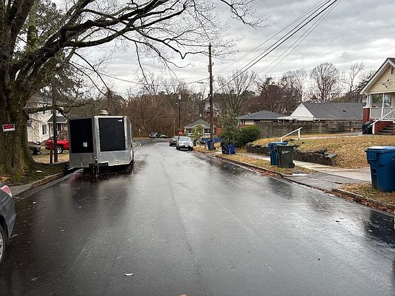 5th image of 110 E Umstead St