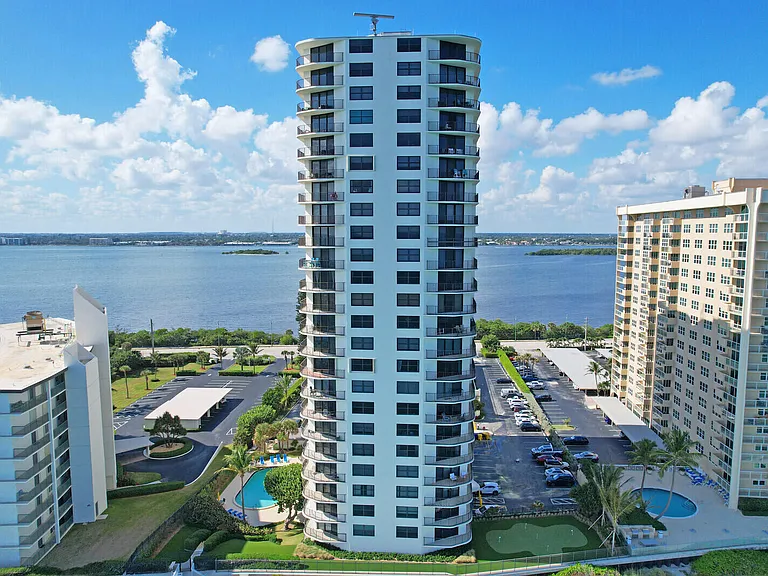 5420 N Ocean Dr #1803 — Photo 2