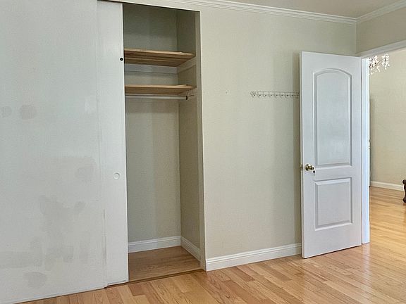 5th image of 418 Athens St