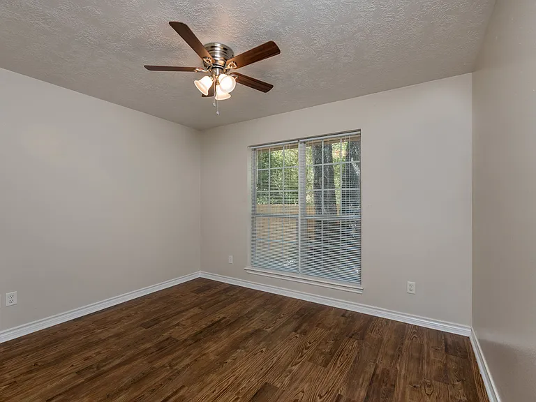 2404 Jaguar Ct — Photo 16