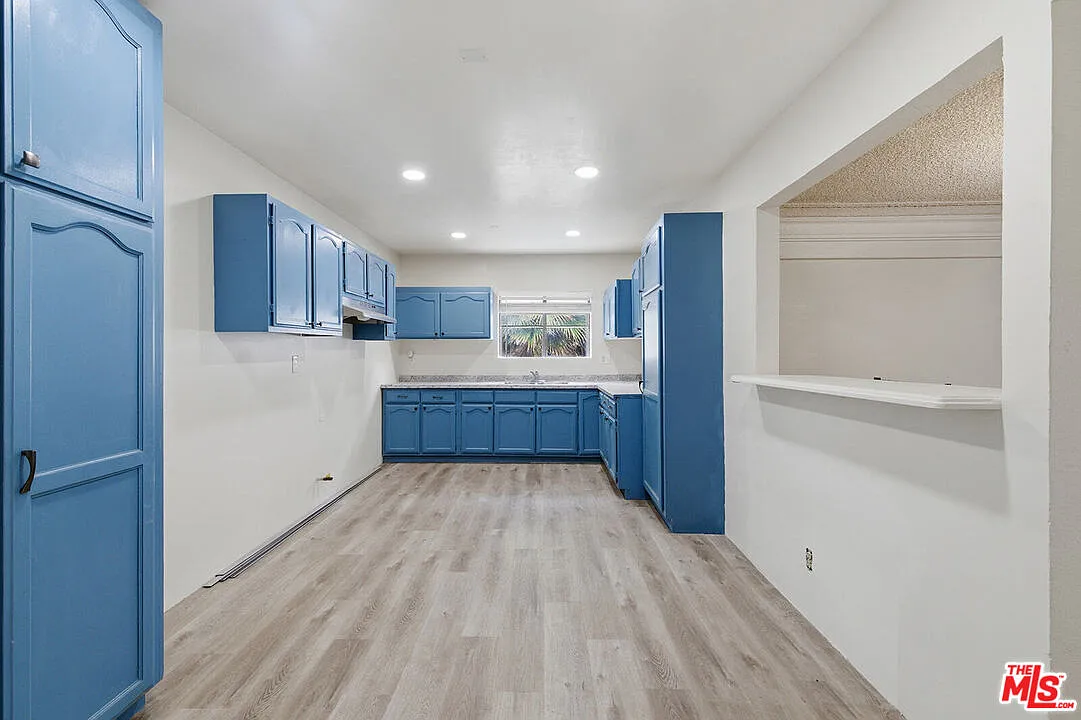 Building Photo - 6015 Brynhurst Ave