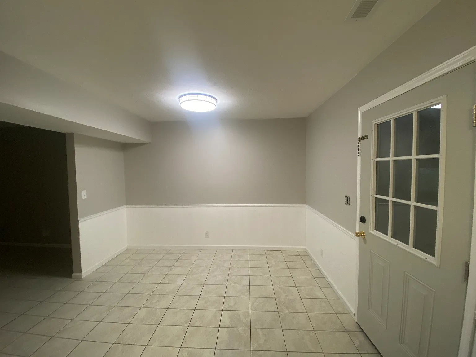 2 bed, 1.5 bath, 1100 sqft, $1,250 — Photo 2