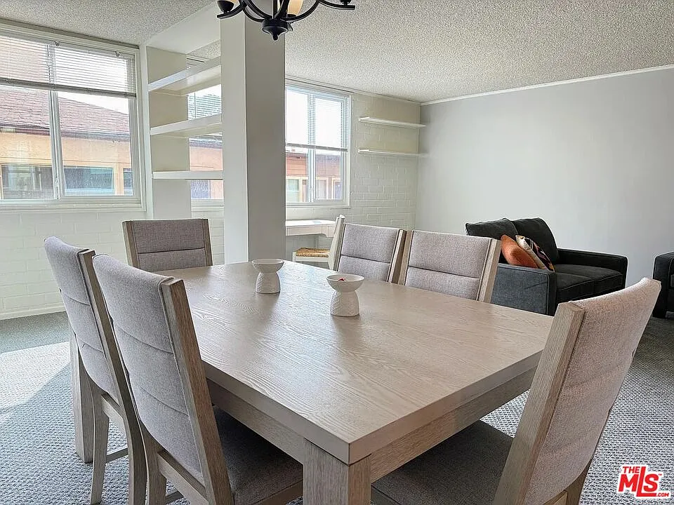 2 bed, 2.5 bath, 1400 sqft, $5,295 — Photo 3