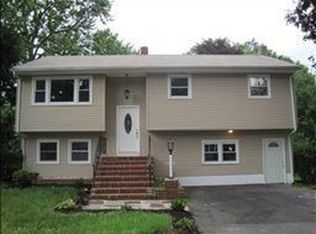 815 Drake Ave, Middlesex, NJ 08846