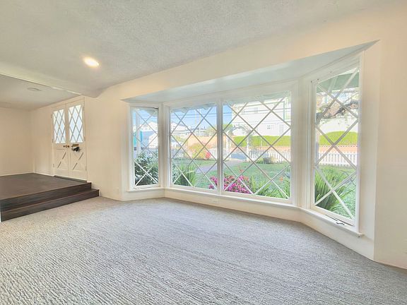 3rd image of 2603 Phelan Ln
