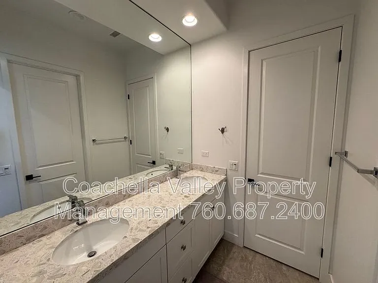 74635 Tesla Dr — Photo 45
