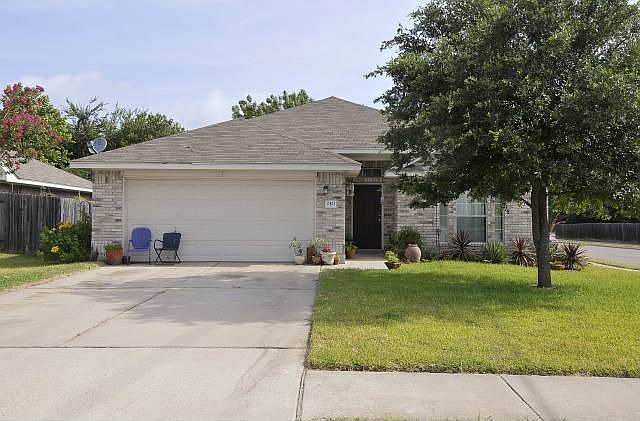 1st image of 2423 Wisteria Way