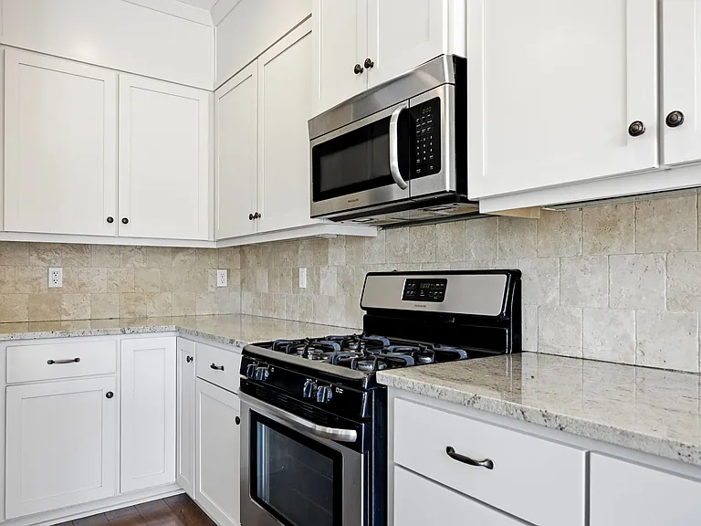 1068 SE Leonel Ln — Photo 12