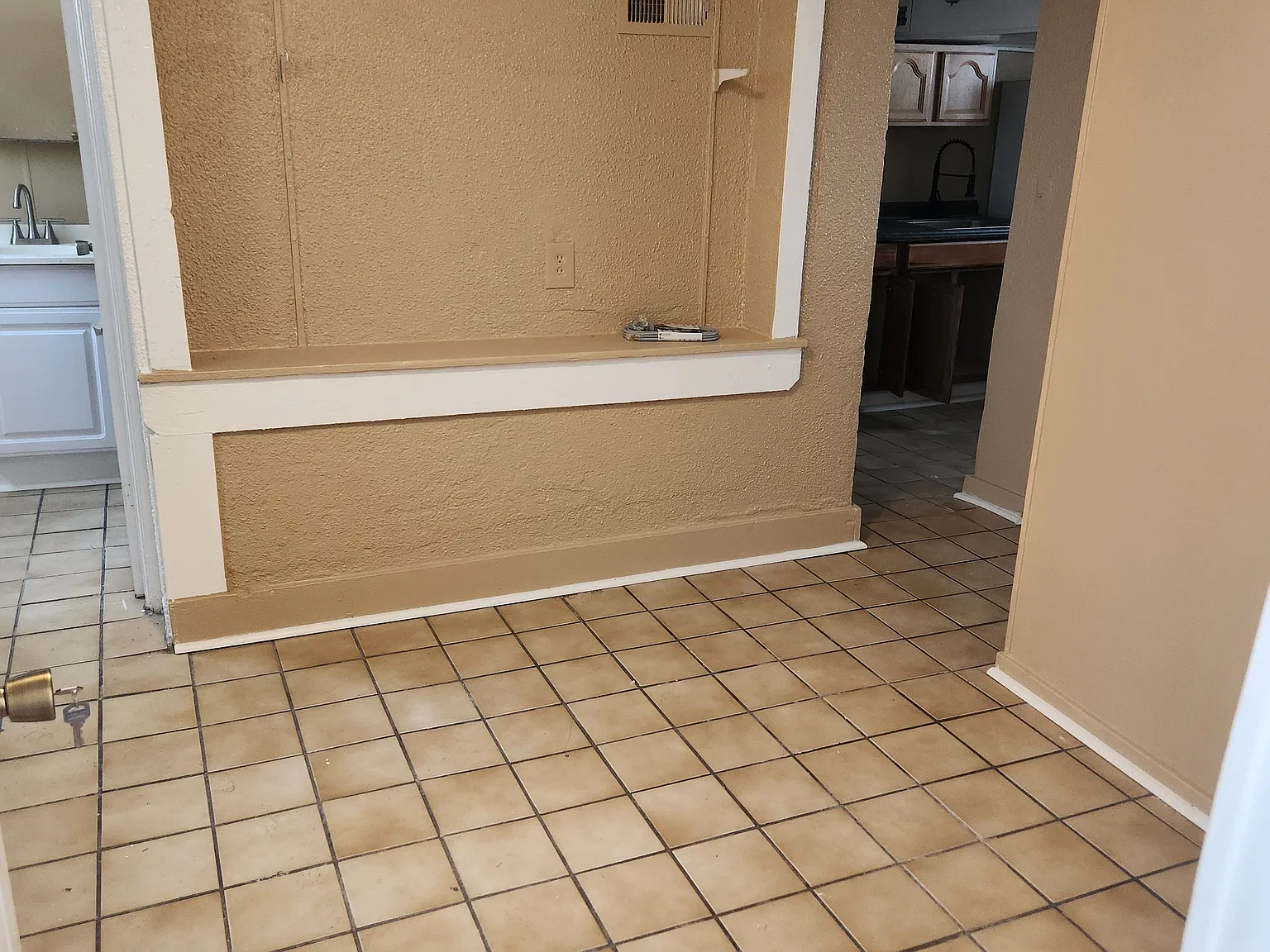 Studio, 120 sqft, $700 — Photo 2