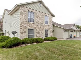 4121 Lexington Dr NE APT D, Cedar Rapids, IA 52402