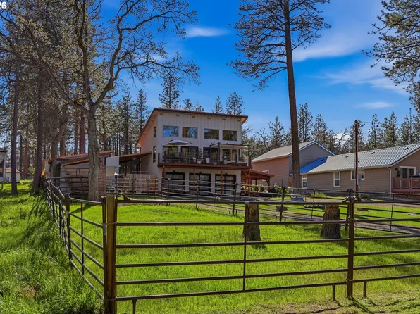 206 S Lakewood Rd, Tygh Valley, OR 97063